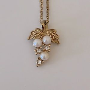 Vintage Faux Pearl Grapes Gold Tone Necklace